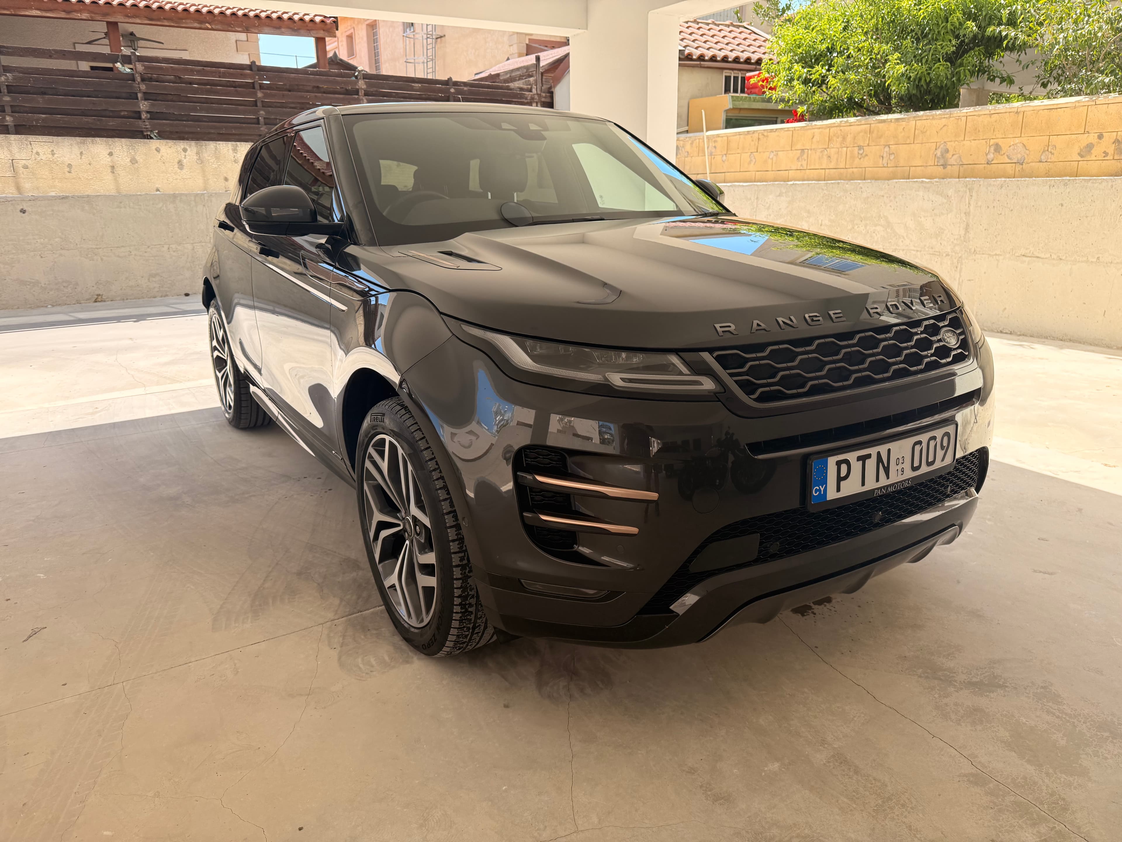 2019 Land Rover Range Rover Evoque HSE Dynamic — фото 1 из 3